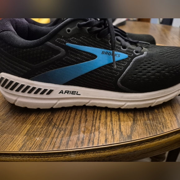 Brooks Shoes Brooks Ariel Black And Blue Running Shoes Poshmark